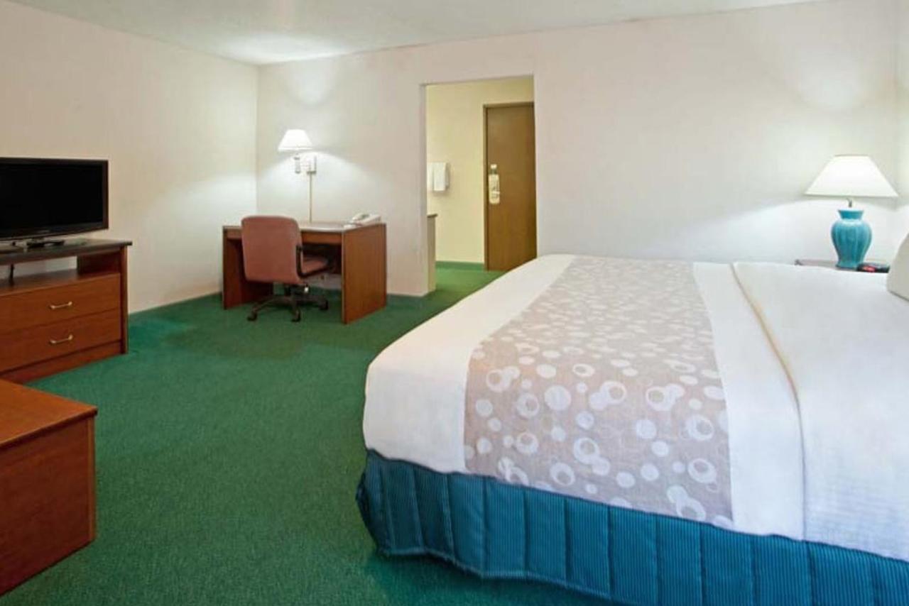 Norwood Inn & Suites Indianapolis East Post Drive Экстерьер фото