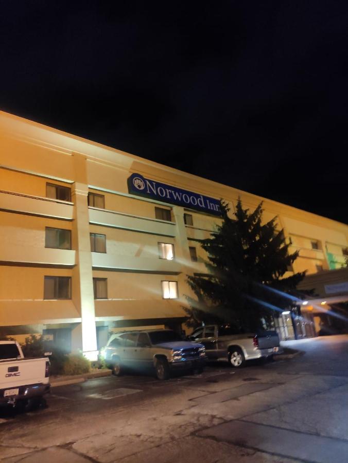 Norwood Inn & Suites Indianapolis East Post Drive Экстерьер фото