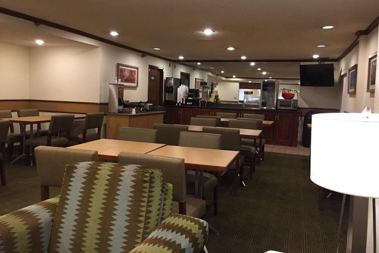 Norwood Inn & Suites Indianapolis East Post Drive Экстерьер фото
