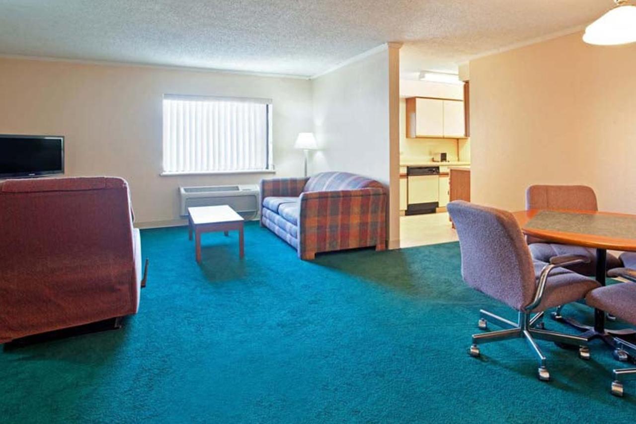 Norwood Inn & Suites Indianapolis East Post Drive Экстерьер фото