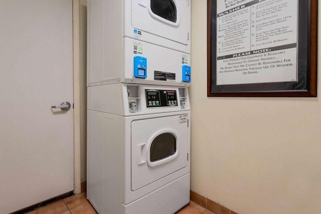 Norwood Inn & Suites Indianapolis East Post Drive Экстерьер фото
