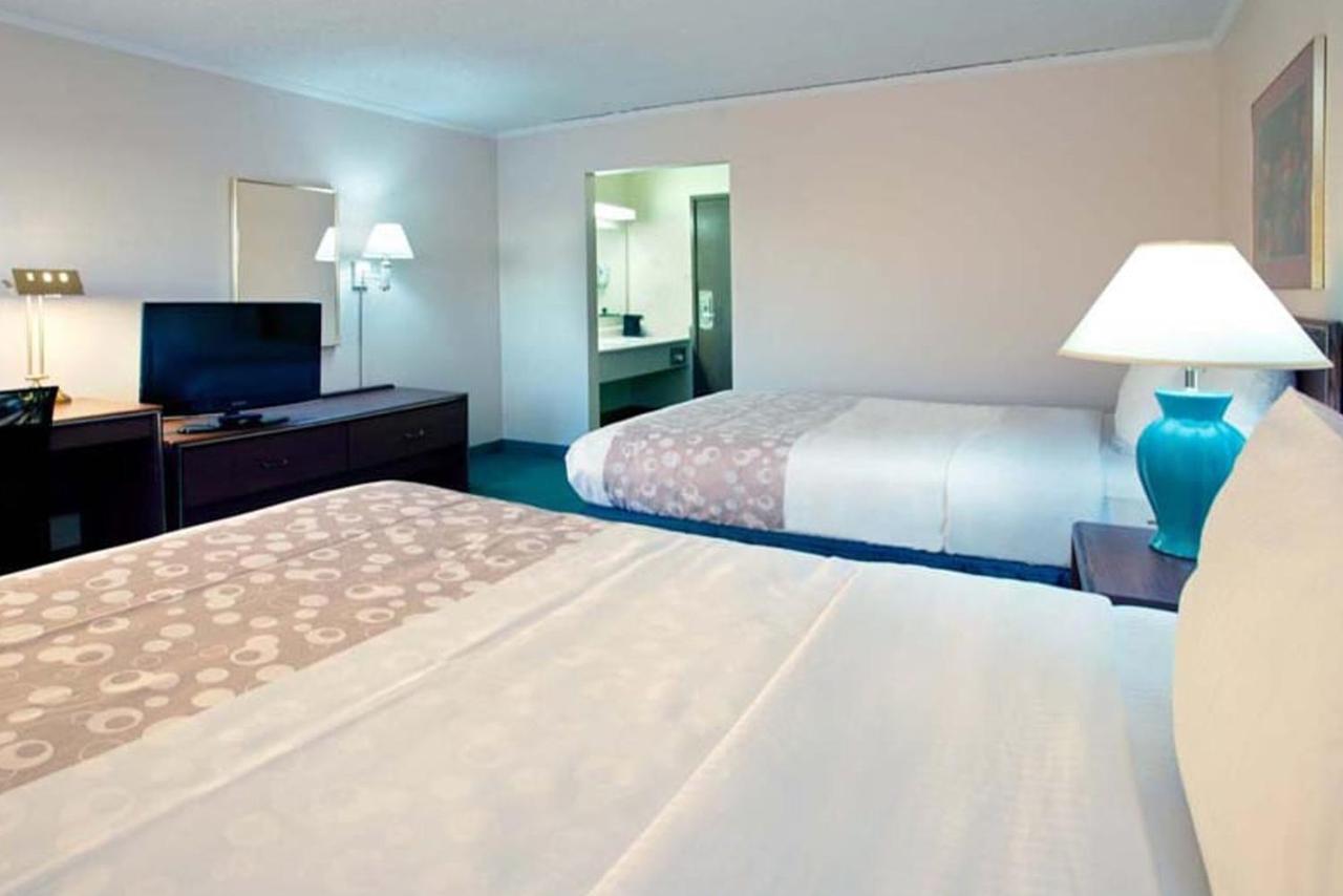 Norwood Inn & Suites Indianapolis East Post Drive Экстерьер фото