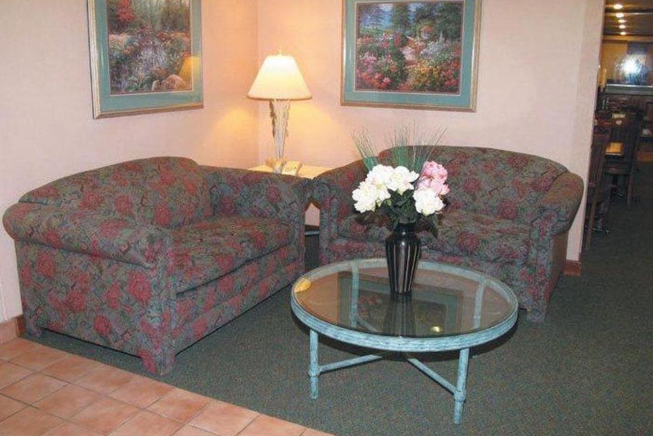Norwood Inn & Suites Indianapolis East Post Drive Экстерьер фото